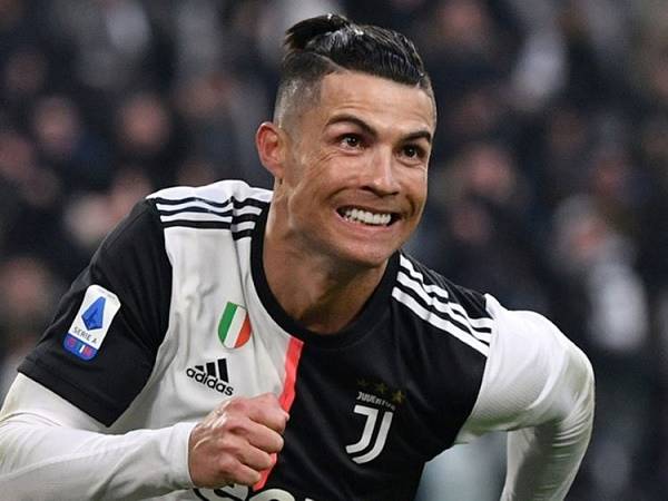Tin bóng đá tối 14/3: Ronaldo động viên đồng đội nhiễm Covid - 19