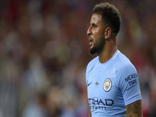 Kyle Walker lo sợ bị nghiện game trong thời gian nghỉ chống dịch