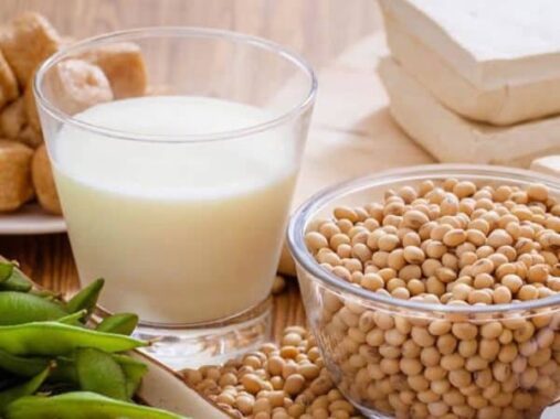 Sữa đậu nành bao nhiêu calo? Uống có giảm cân không?