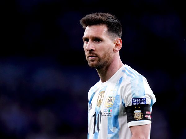 Bóng đá quốc tế tối 28/9: Messi đối diện tương lai bất định