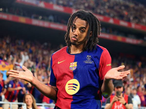Những hậu vệ của Barca đắt giá nhất trong lịch sử CLB