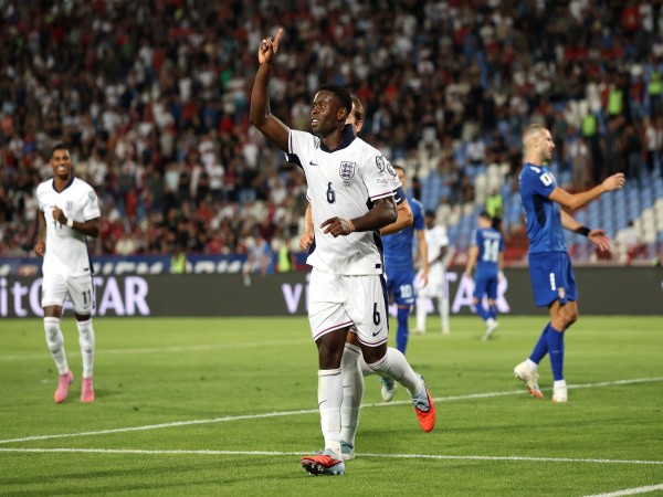 Sức hút từ biểu tượng Hoàng gia Tây Ban Nha Sức hút từ biểu tượng Hoàng gia Tây Ban Nha