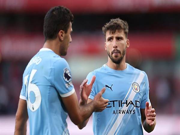 Vai trò của các hậu vệ Man City trong lối chơi